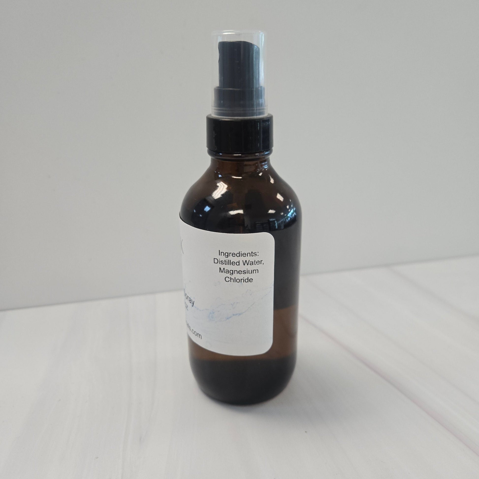 4oz glass amber spray bottle with magnesium spray